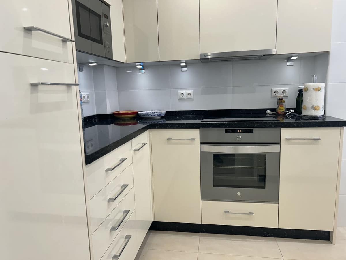 2 soverom Leilighet til salgs i La Cala de Mijas med svømmebasseng garasje - € 499 000 (Ref: 8956397)