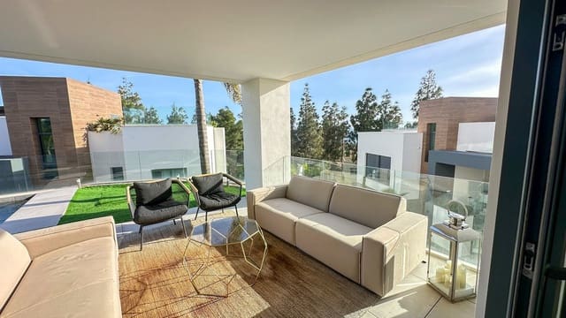 3 soverom Leilighet til salgs i Cabopino, Marbella med svømmebasseng garasje - € 1 099 000 (Ref: 8969722)