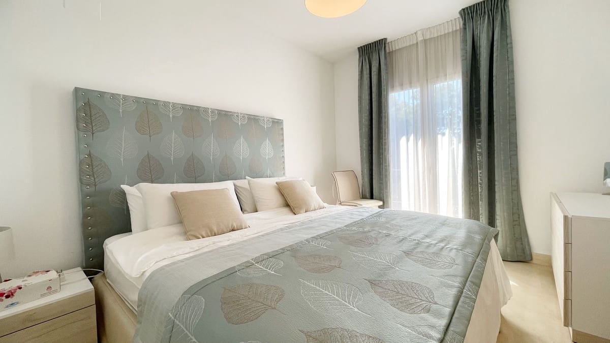 4 sypialnia Penthouse na sprzedaż w Nueva Andalucia z basenem garażem - 660 000 € (Ref: 8975517)