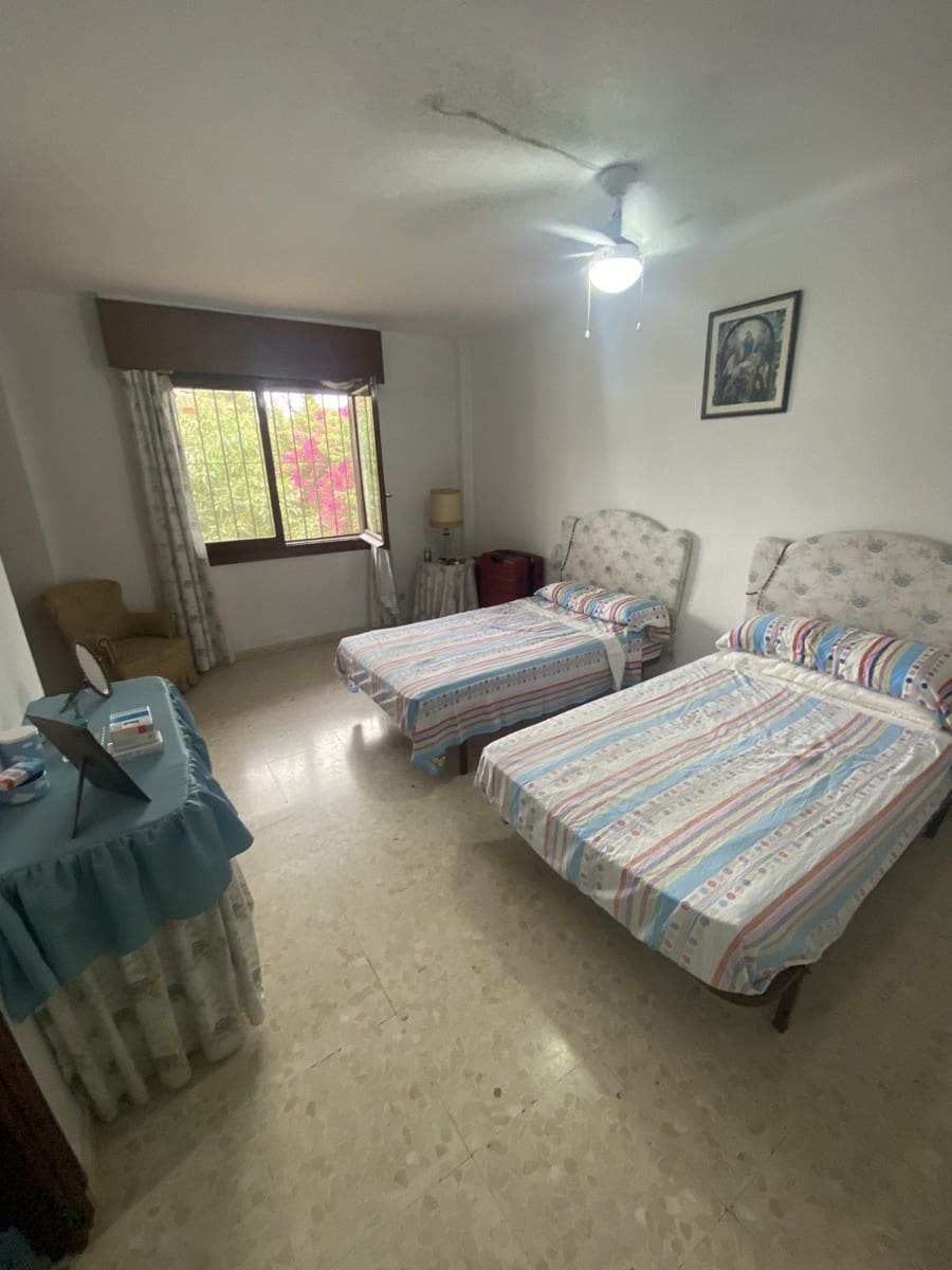 3 soveværelse Villa til salg i La Capellania med swimmingpool garage - € 870.000 (Ref: 8977556)