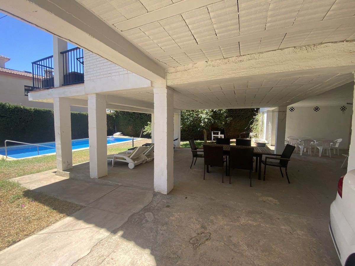 3 soveværelse Villa til salg i La Capellania med swimmingpool garage - € 870.000 (Ref: 8977556)