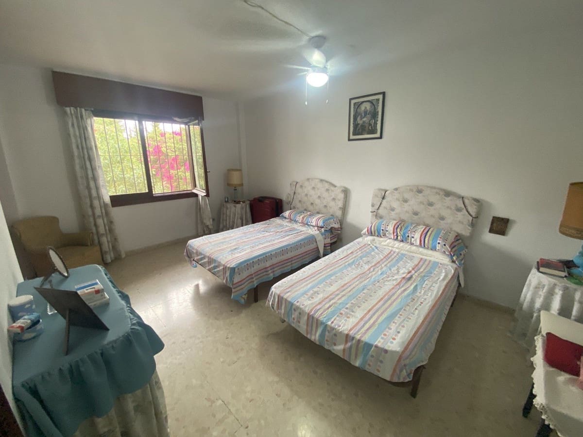 3 soveværelse Villa til salg i La Capellania med swimmingpool garage - € 870.000 (Ref: 8977556)