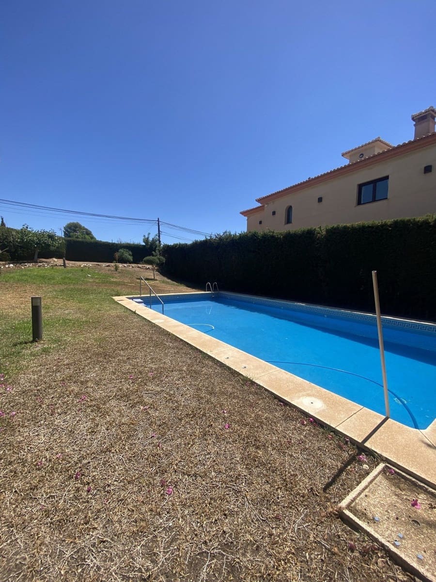 3 soveværelse Villa til salg i La Capellania med swimmingpool garage - € 870.000 (Ref: 8977556)