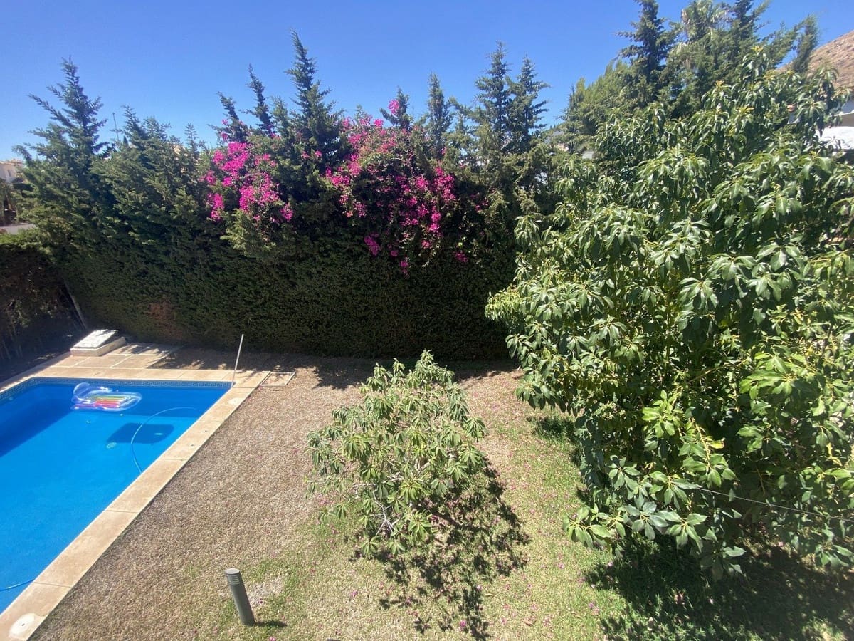 3 soveværelse Villa til salg i La Capellania med swimmingpool garage - € 870.000 (Ref: 8977556)