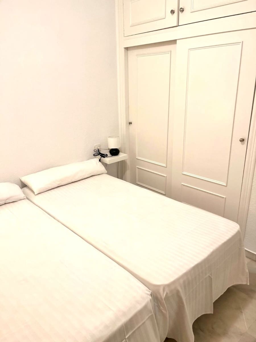 2 soveværelse Lejlighed til salg i New Golden Mile med swimmingpool garage - € 275.000 (Ref: 8977752)