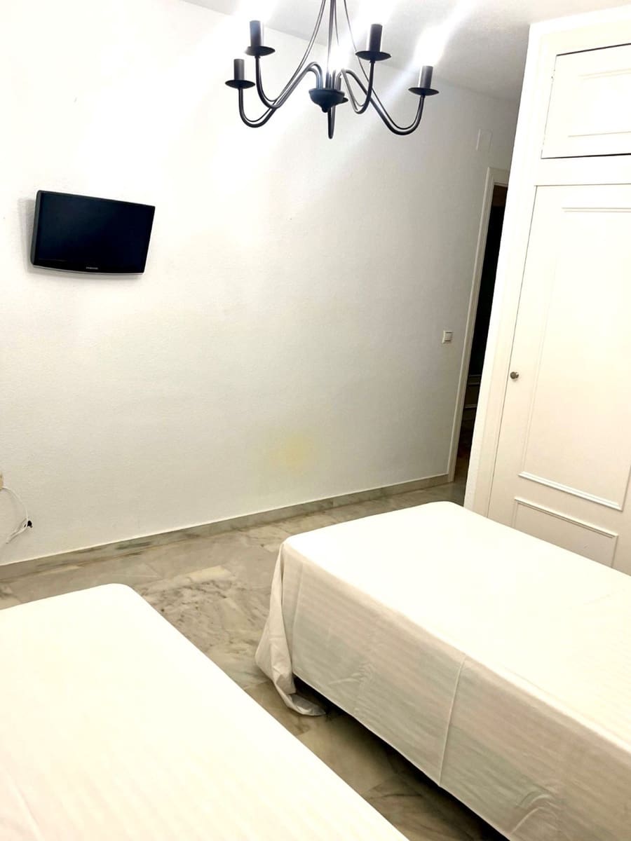 2 soveværelse Lejlighed til salg i New Golden Mile med swimmingpool garage - € 275.000 (Ref: 8977752)