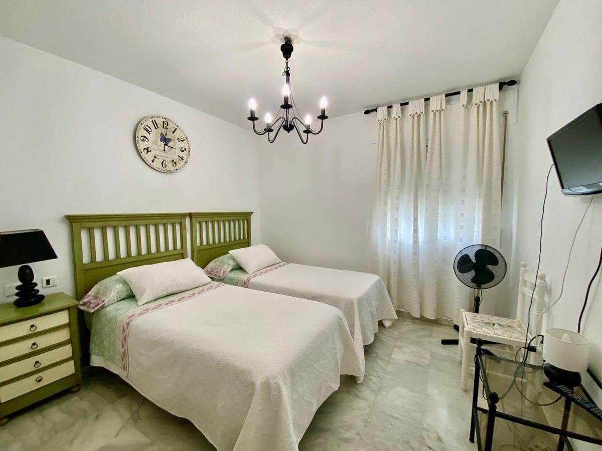 2 soveværelse Lejlighed til salg i New Golden Mile med swimmingpool garage - € 275.000 (Ref: 8977752)