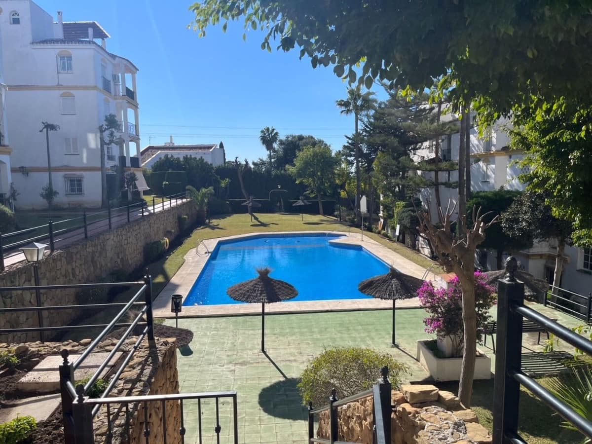 2 soveværelse Lejlighed til salg i New Golden Mile med swimmingpool garage - € 275.000 (Ref: 8977752)