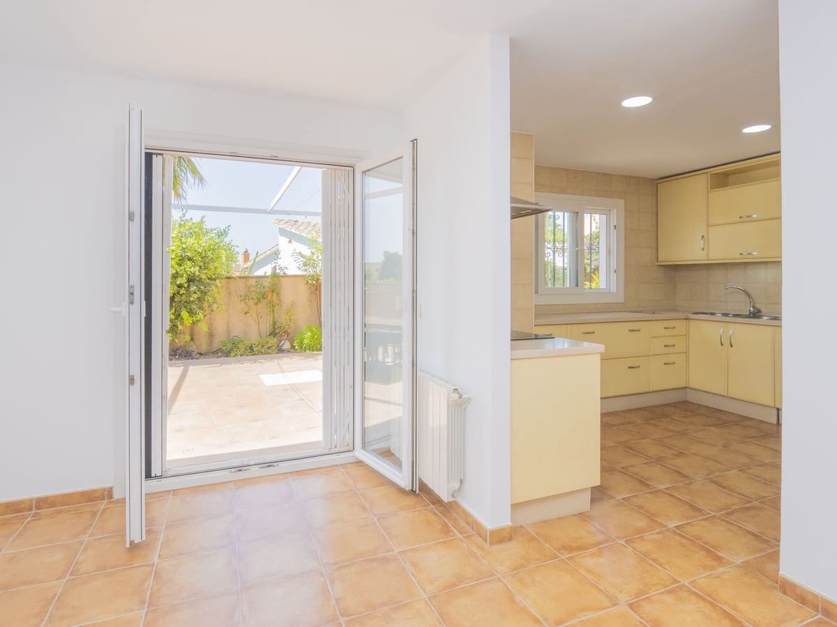 5 camera da letto Villa in vendita in Marbella con garage - 735.000 € (Rif: 8977753)