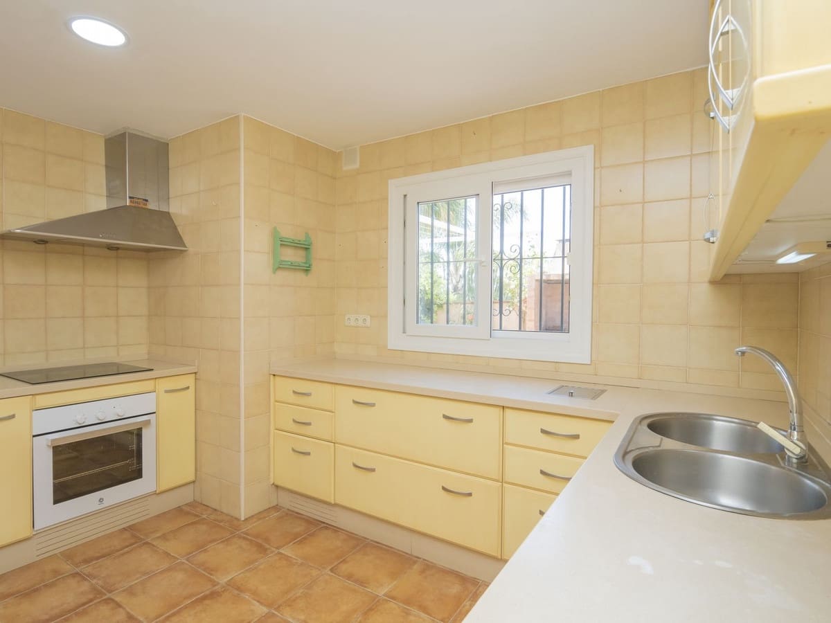 5 camera da letto Villa in vendita in Marbella con garage - 735.000 € (Rif: 8977753)