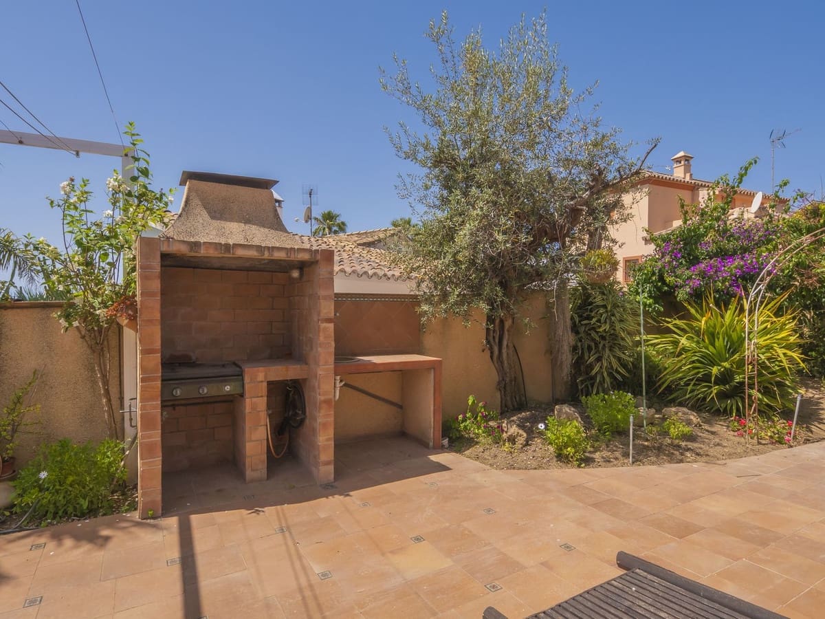 5 camera da letto Villa in vendita in Marbella con garage - 735.000 € (Rif: 8977753)