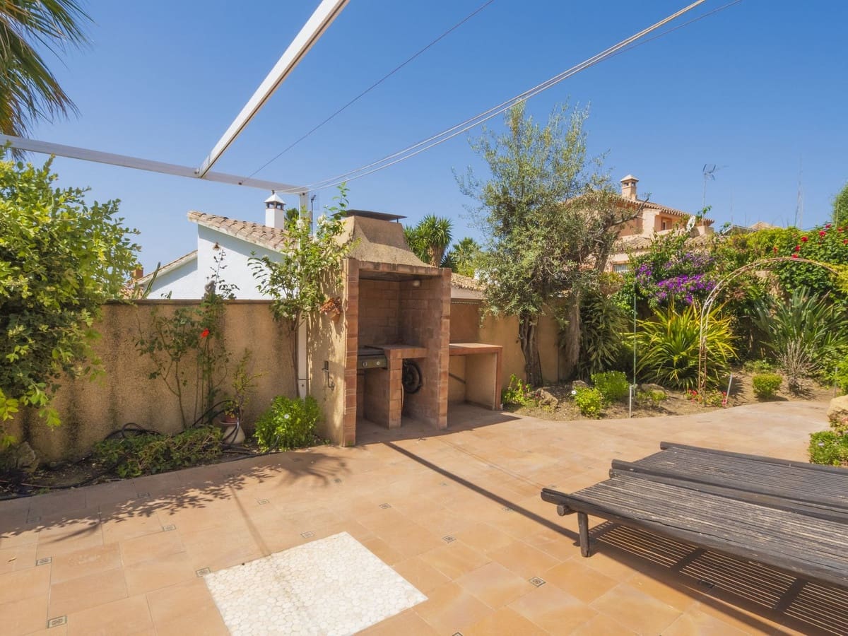 5 camera da letto Villa in vendita in Marbella con garage - 735.000 € (Rif: 8977753)