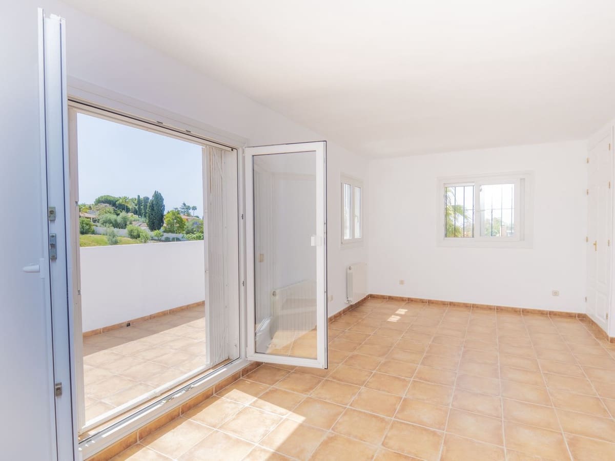 5 camera da letto Villa in vendita in Marbella con garage - 735.000 € (Rif: 8977753)