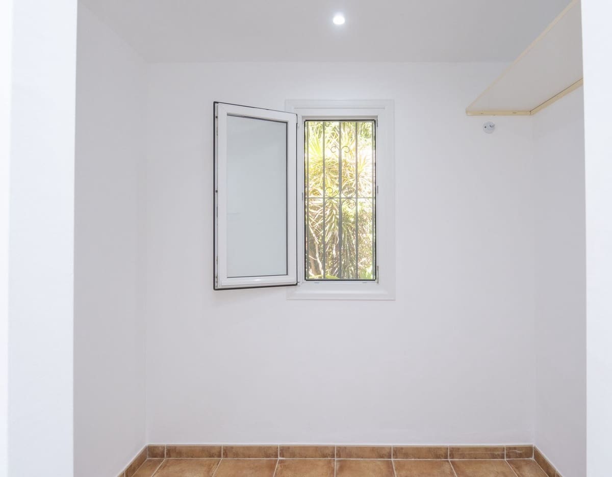 5 camera da letto Villa in vendita in Marbella con garage - 735.000 € (Rif: 8977753)