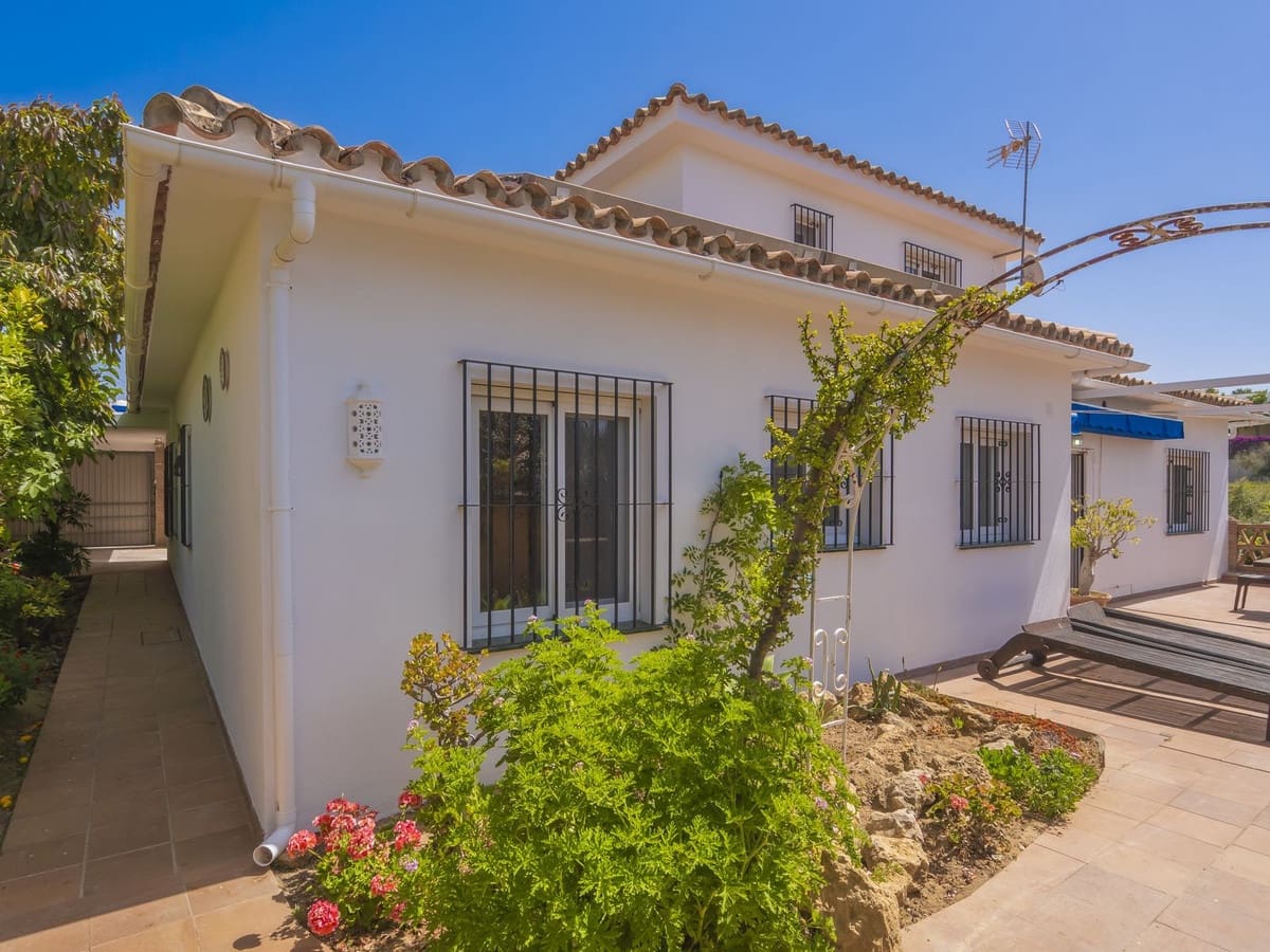 5 camera da letto Villa in vendita in Marbella con garage - 735.000 € (Rif: 8977753)