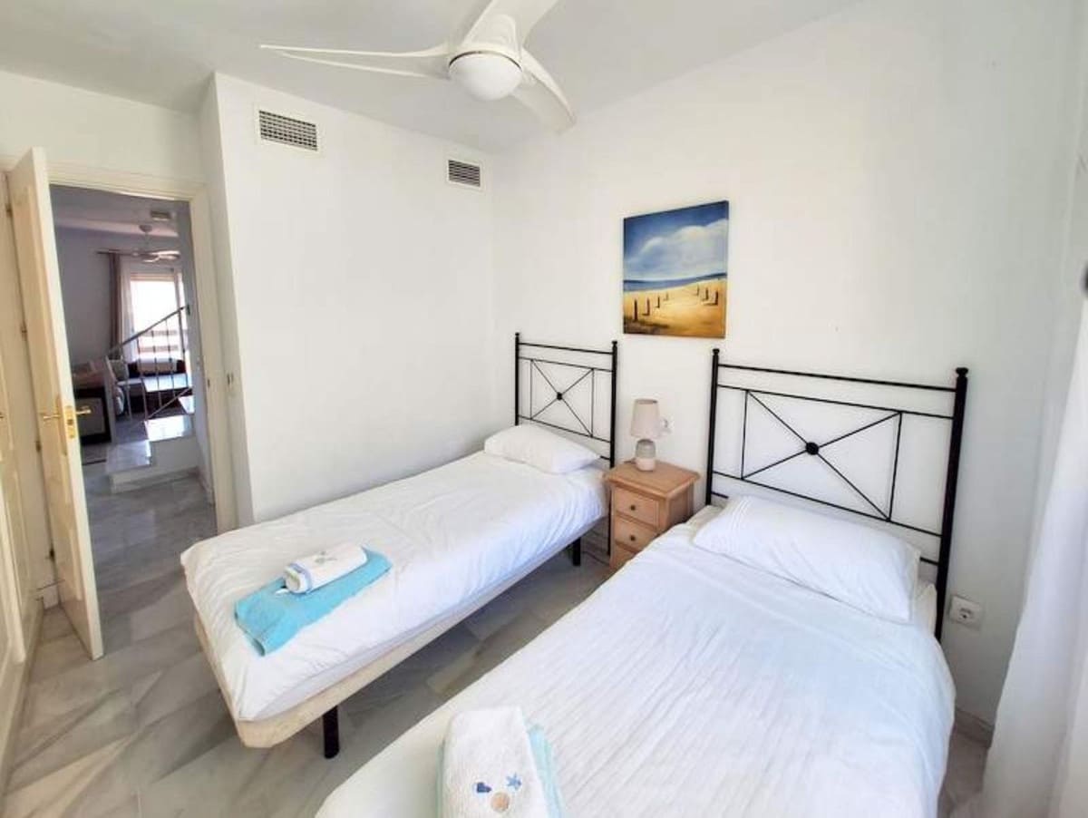 3 soverom Penthouse til salgs i Bahia de Casares med svømmebasseng garasje - € 325 000 (Ref: 8980018)