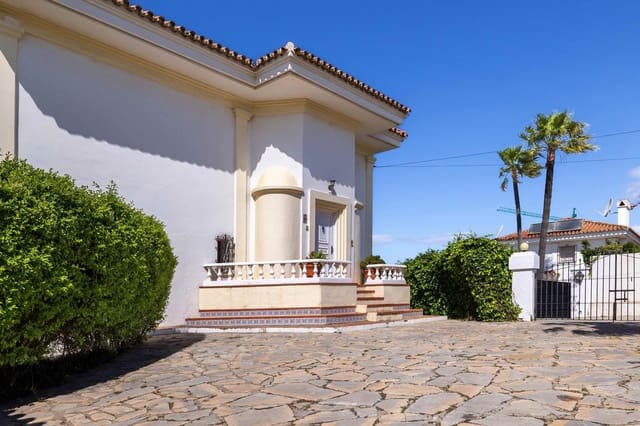 5 chambre Villa/Maison à vendre à Estepona avec piscine garage - 1 100 000 € (Ref: 8980061)