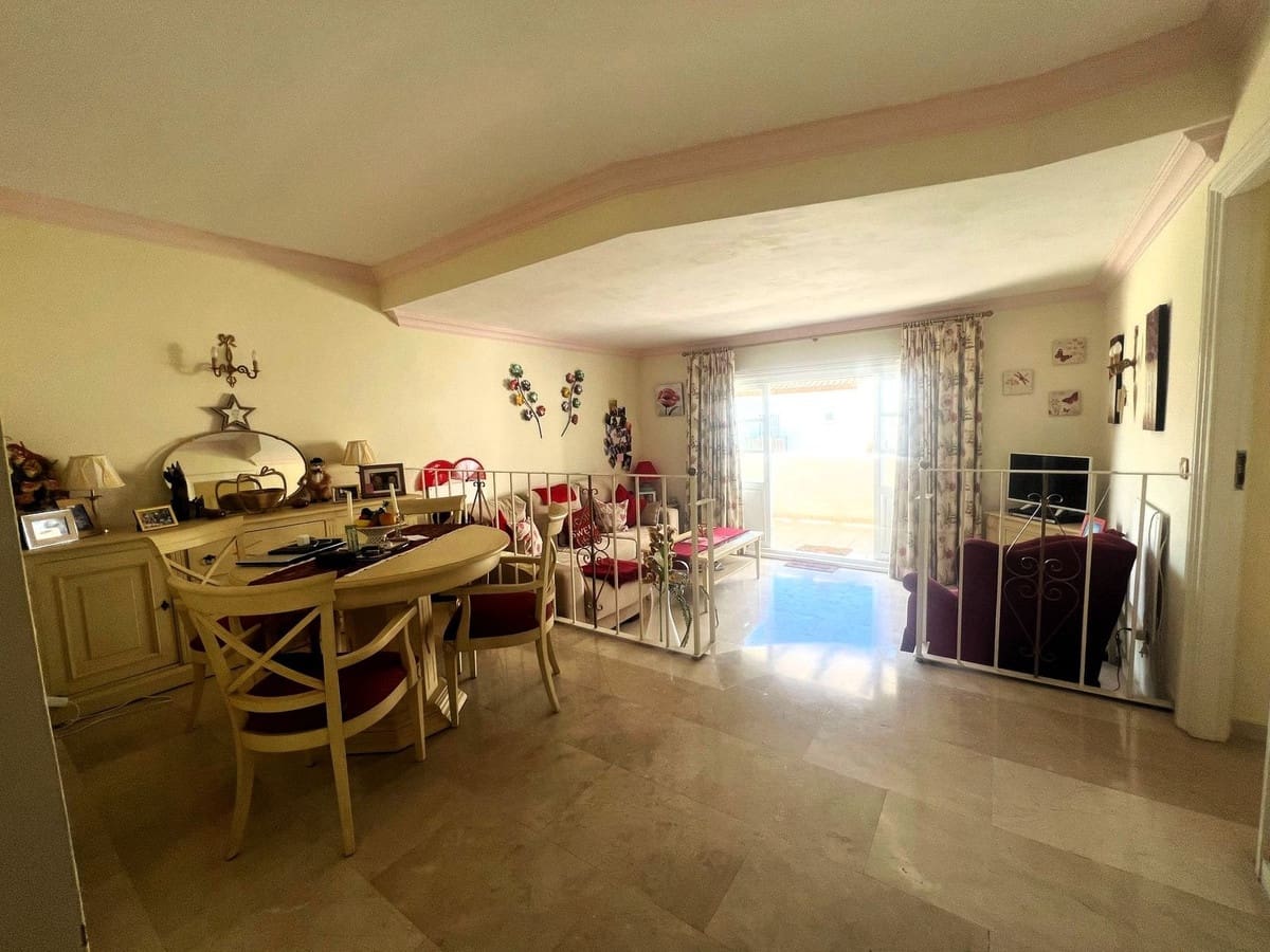 2 soverom Leilighet til salgs i El Paraiso med svømmebasseng garasje - € 285 000 (Ref: 8986371)