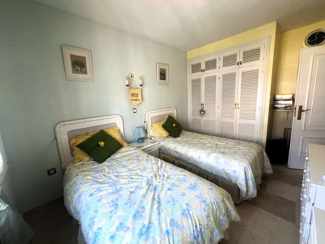 2 soverom Leilighet til salgs i El Paraiso, Estepona med svømmebasseng garasje - € 285 000 (Ref: 8986371)