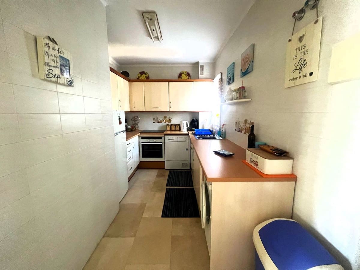 2 soverom Leilighet til salgs i El Paraiso med svømmebasseng garasje - € 285 000 (Ref: 8986371)