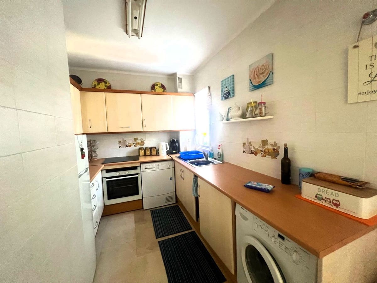 2 soverom Leilighet til salgs i El Paraiso med svømmebasseng garasje - € 285 000 (Ref: 8986371)