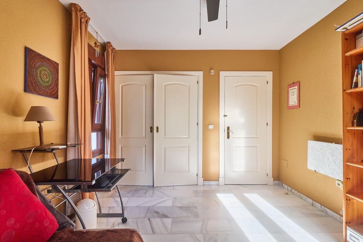 4 soveværelse Villa til salg i Mijas Costa med swimmingpool garage - € 899.970 (Ref: 8987321)