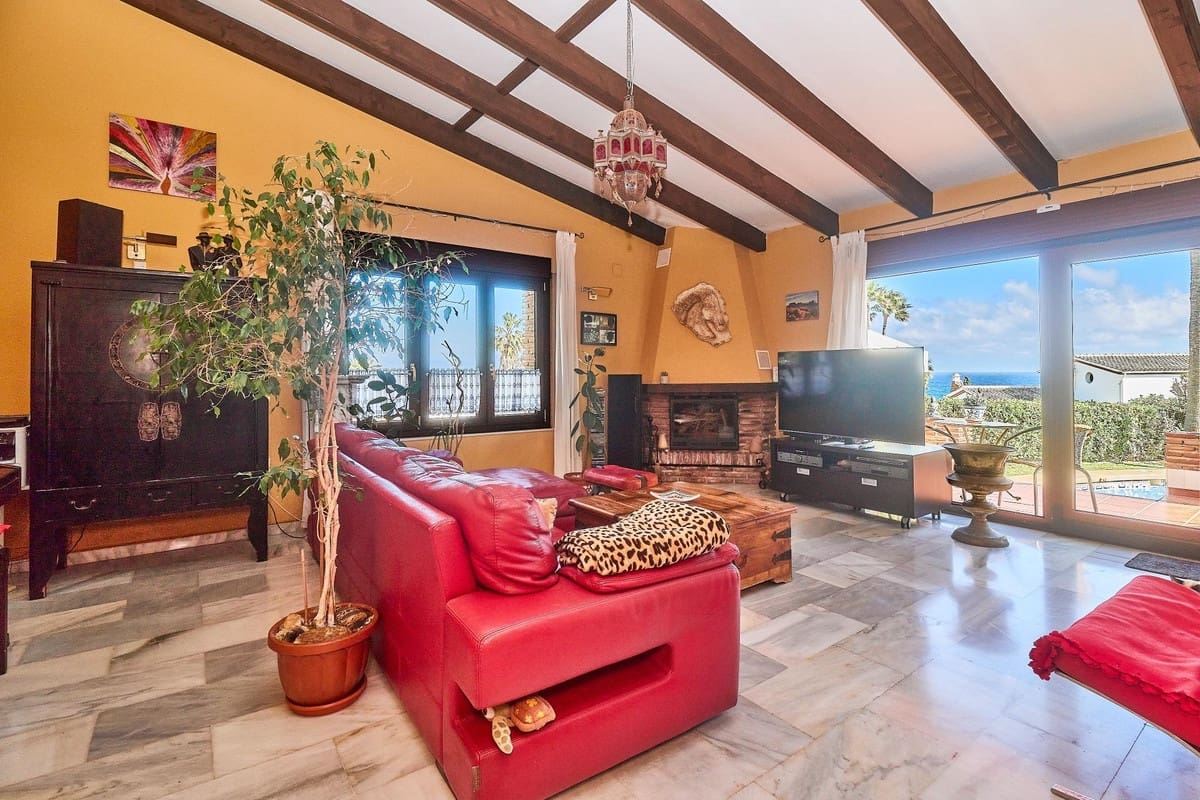 4 soveværelse Villa til salg i Mijas Costa med swimmingpool garage - € 899.970 (Ref: 8987321)