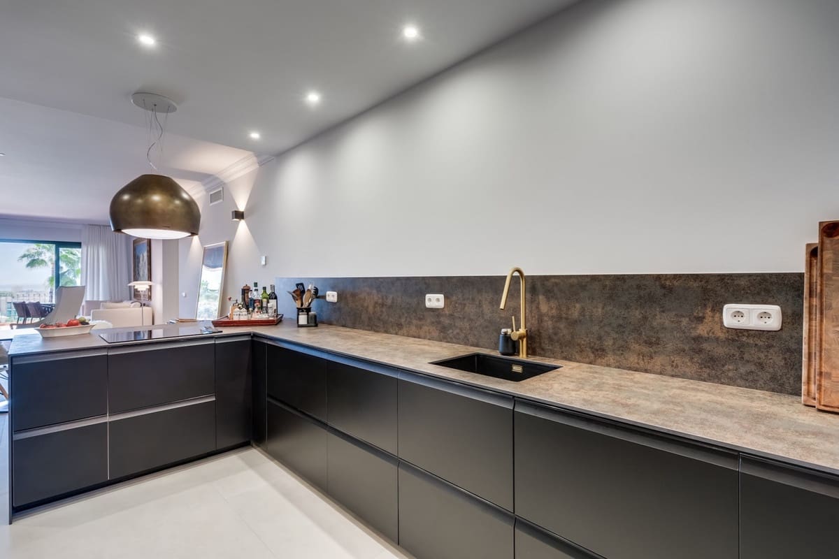 3 soverom Leilighet til salgs i Benahavis med svømmebasseng garasje - € 849 000 (Ref: 8987322)