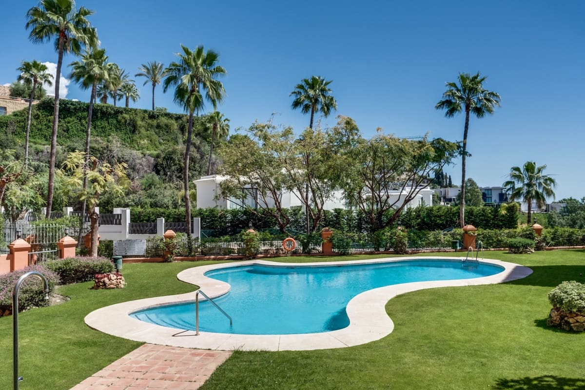 3 soverom Leilighet til salgs i Benahavis med svømmebasseng garasje - € 849 000 (Ref: 8987322)