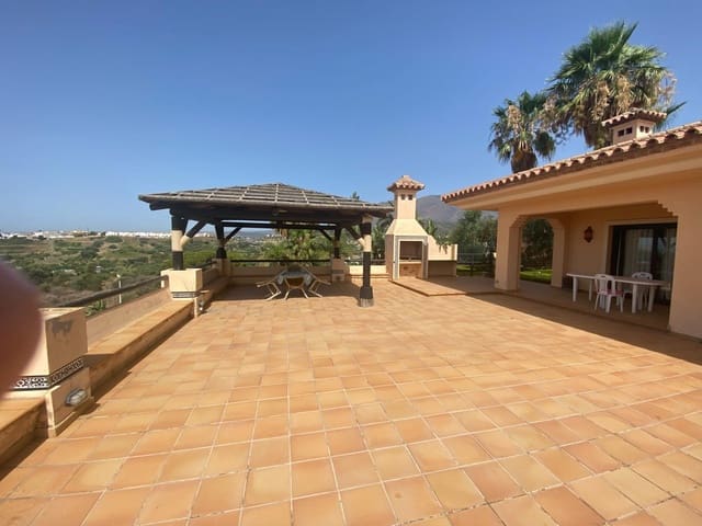 4 soverom Villa til salgs i La Cala de Mijas, Mijas med svømmebasseng garasje - € 2 450 000 (Ref: 8990014)