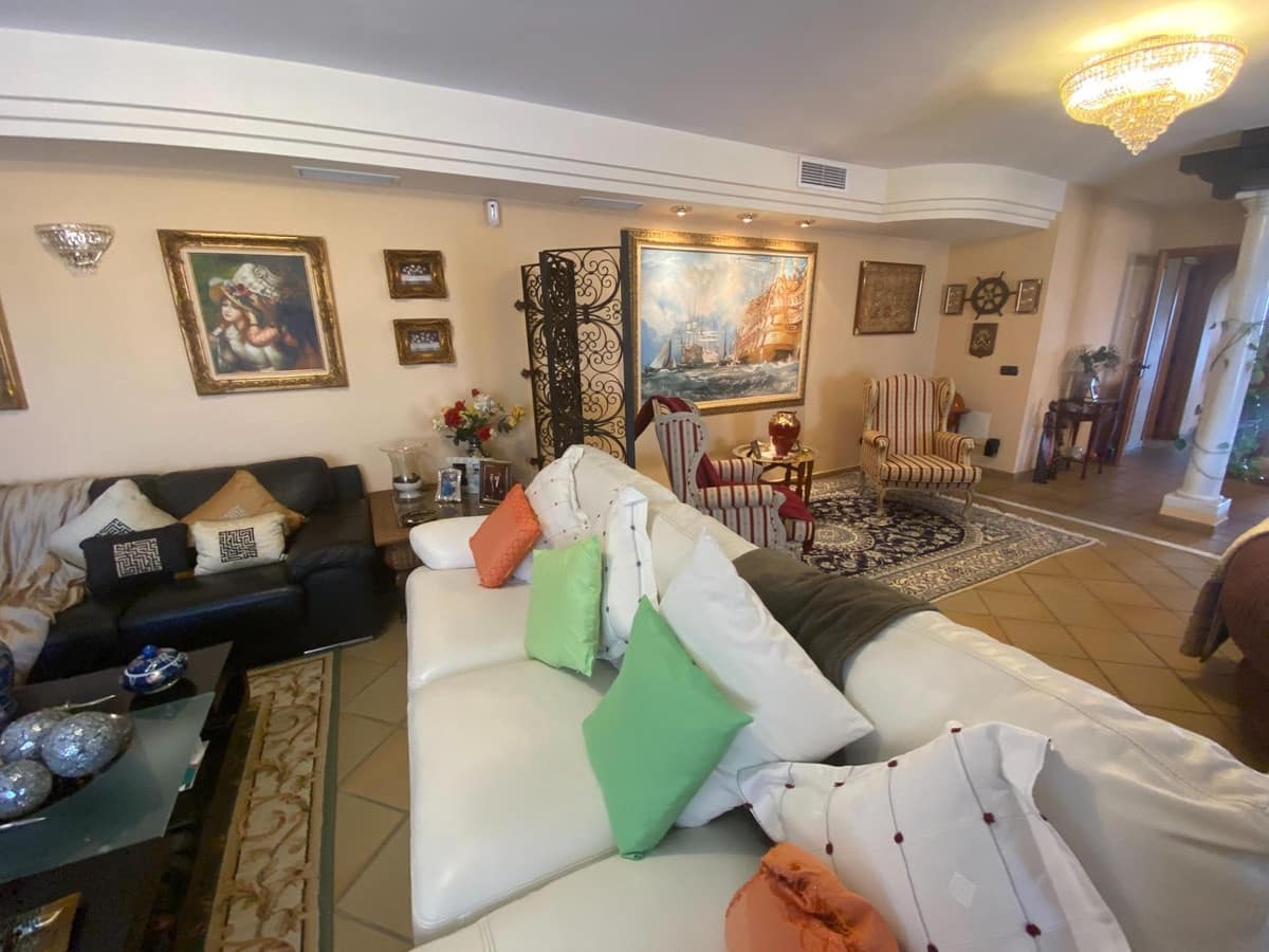 4 soverom Villa til salgs i La Cala de Mijas med svømmebasseng garasje - € 2 450 000 (Ref: 8990014)