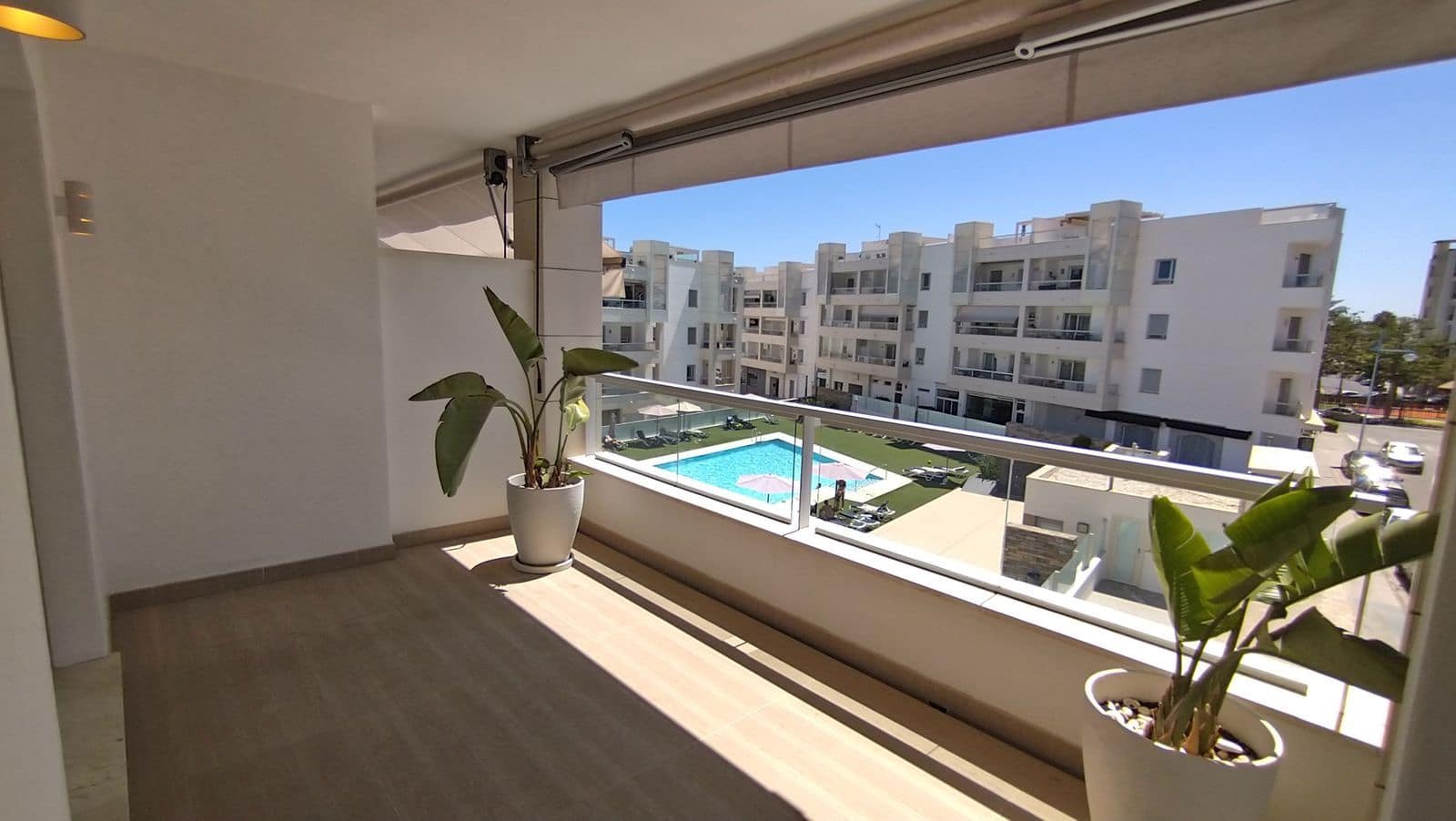 3 bedroom Apartment for sale in San Pedro de Alcantara with pool garage - € 665,000 (Ref: 9034093)