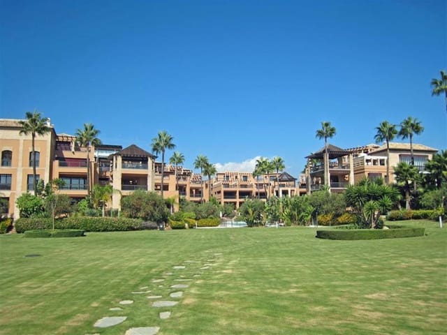 3 makuuhuone Huoneisto myytävänä paikassa San Pedro de Alcantara, Marbella mukana uima-altaan 
autotalli - 1 450 000 € (Ref: 9053759)