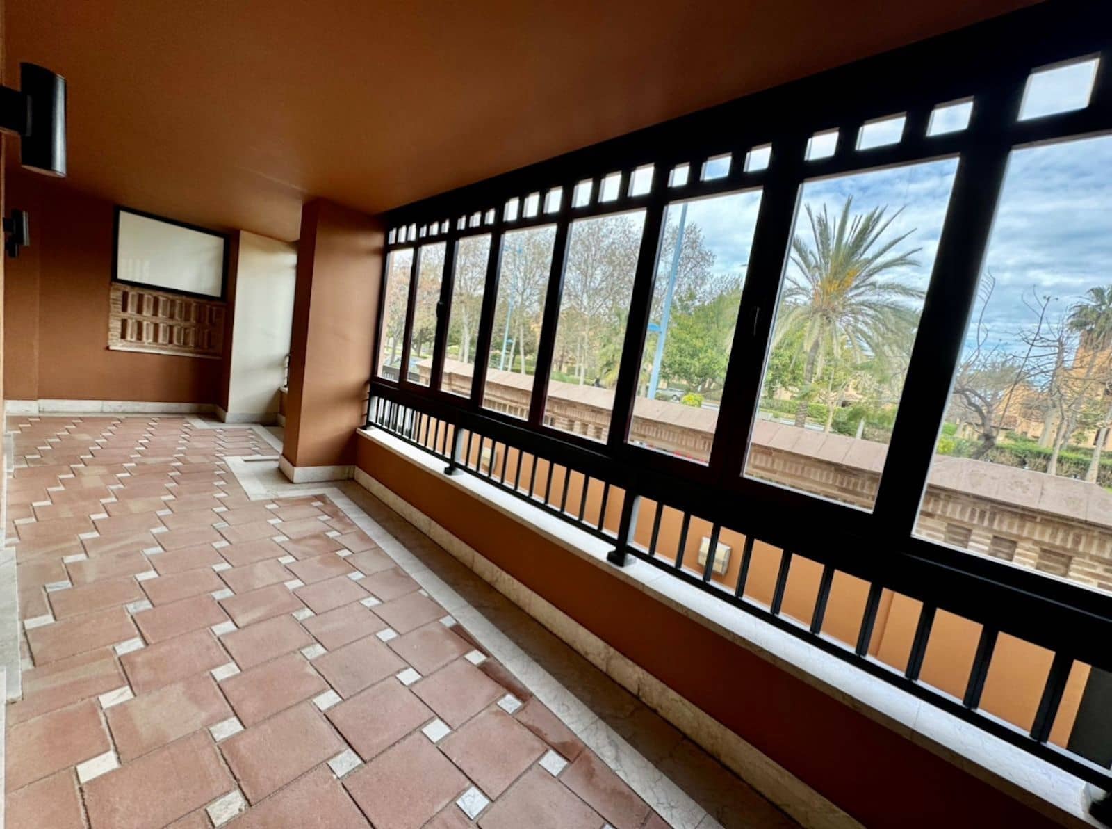 3 makuuhuone Huoneisto myytävänä paikassa San Pedro de Alcantara mukana uima-altaan 
autotalli - 1 450 000 € (Ref: 9053759)