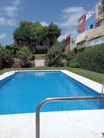 4 soveværelse Byhus til salg i Río Real, Marbella med swimmingpool garage - € 450.000 (Ref: 9063743)