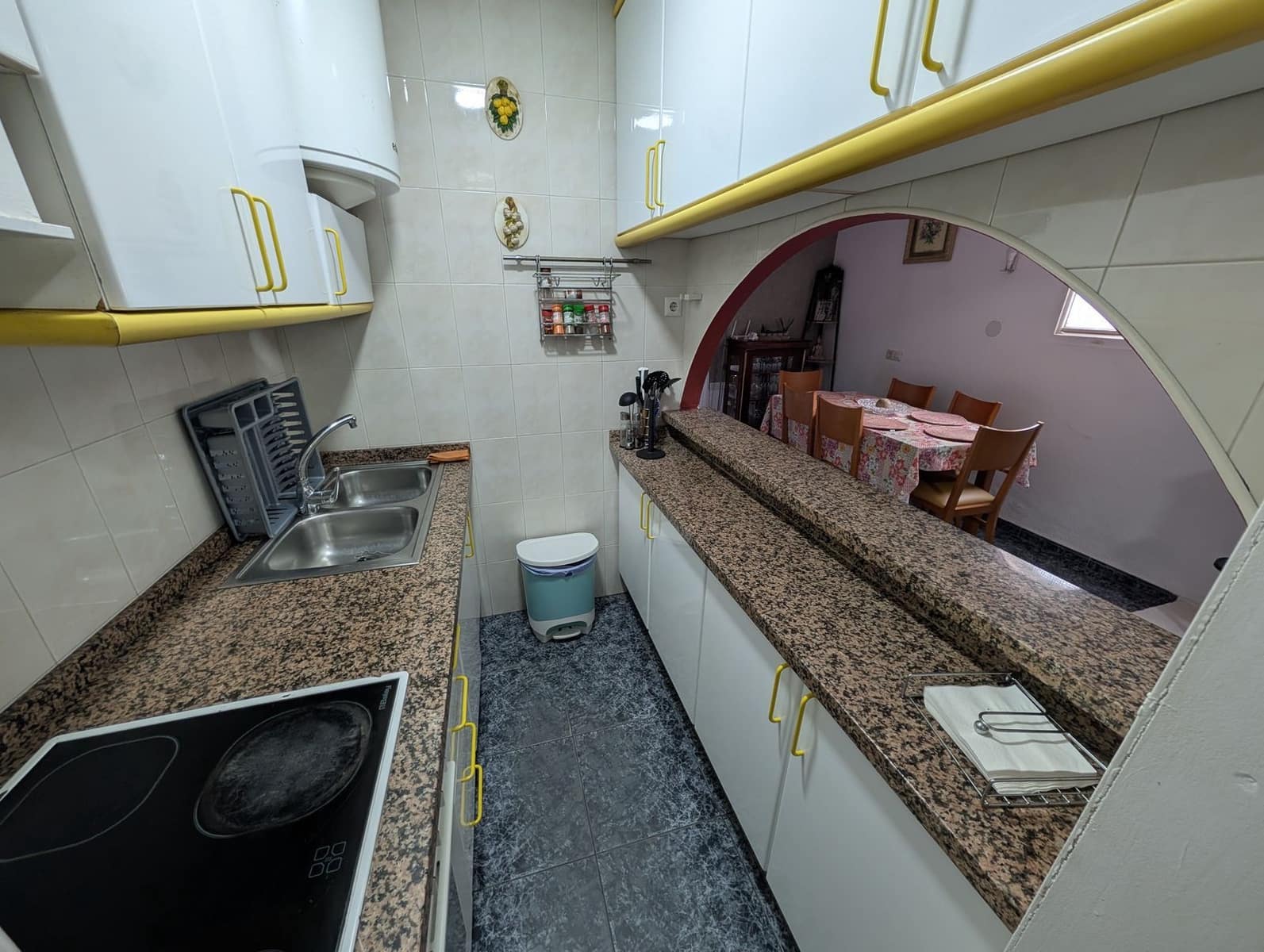 3 soveværelse Byhus til salg i El Rosario med swimmingpool garage - € 565.000 (Ref: 9064329)