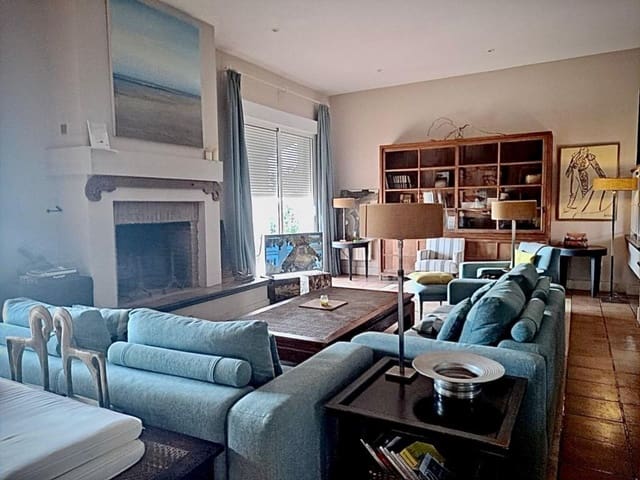 6 soverom Villa til salgs i Manilva med svømmebasseng garasje - € 865 000 (Ref: 9064471)