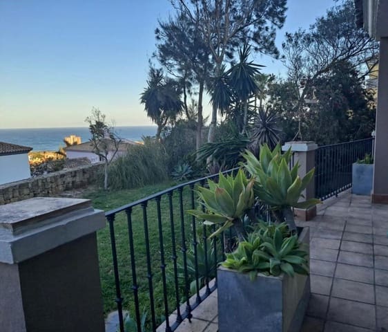 6 soverom Villa til salgs i Manilva med svømmebasseng garasje - € 865 000 (Ref: 9064471)