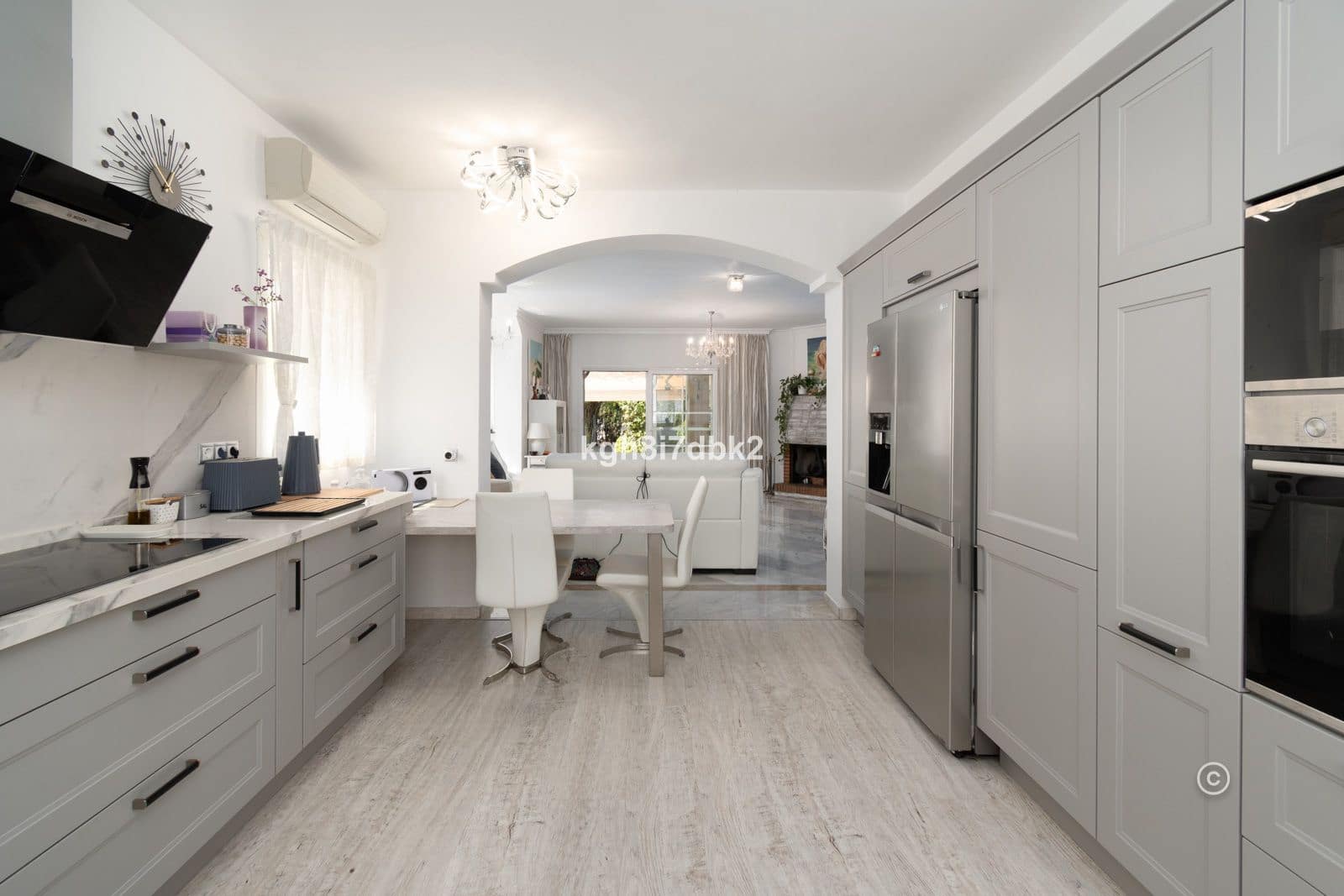 4 makuuhuone Huvila myytävänä paikassa New Golden Mile mukana uima-altaan 
autotalli - 995 000 € (Ref: 9064473)