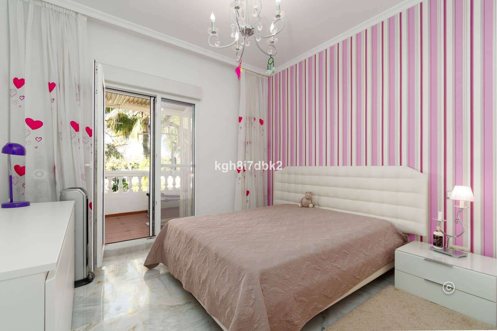 4 makuuhuone Huvila myytävänä paikassa New Golden Mile mukana uima-altaan 
autotalli - 995 000 € (Ref: 9064473)