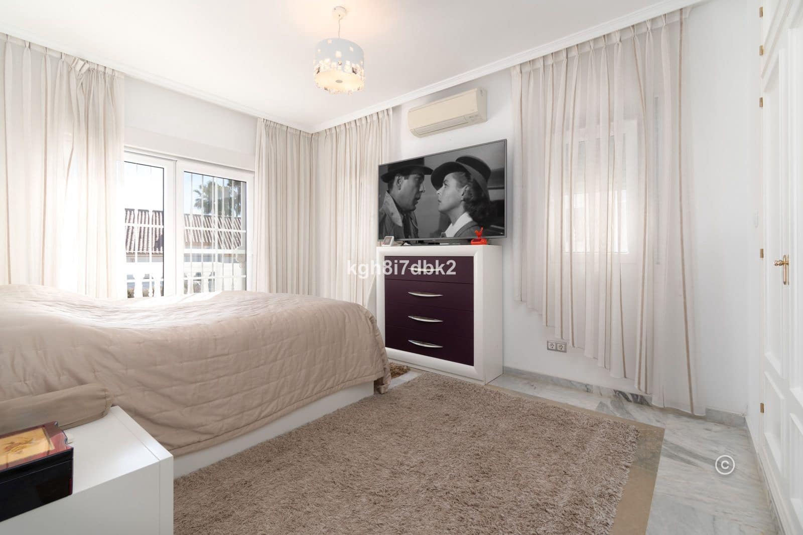 4 makuuhuone Huvila myytävänä paikassa New Golden Mile mukana uima-altaan 
autotalli - 995 000 € (Ref: 9064473)