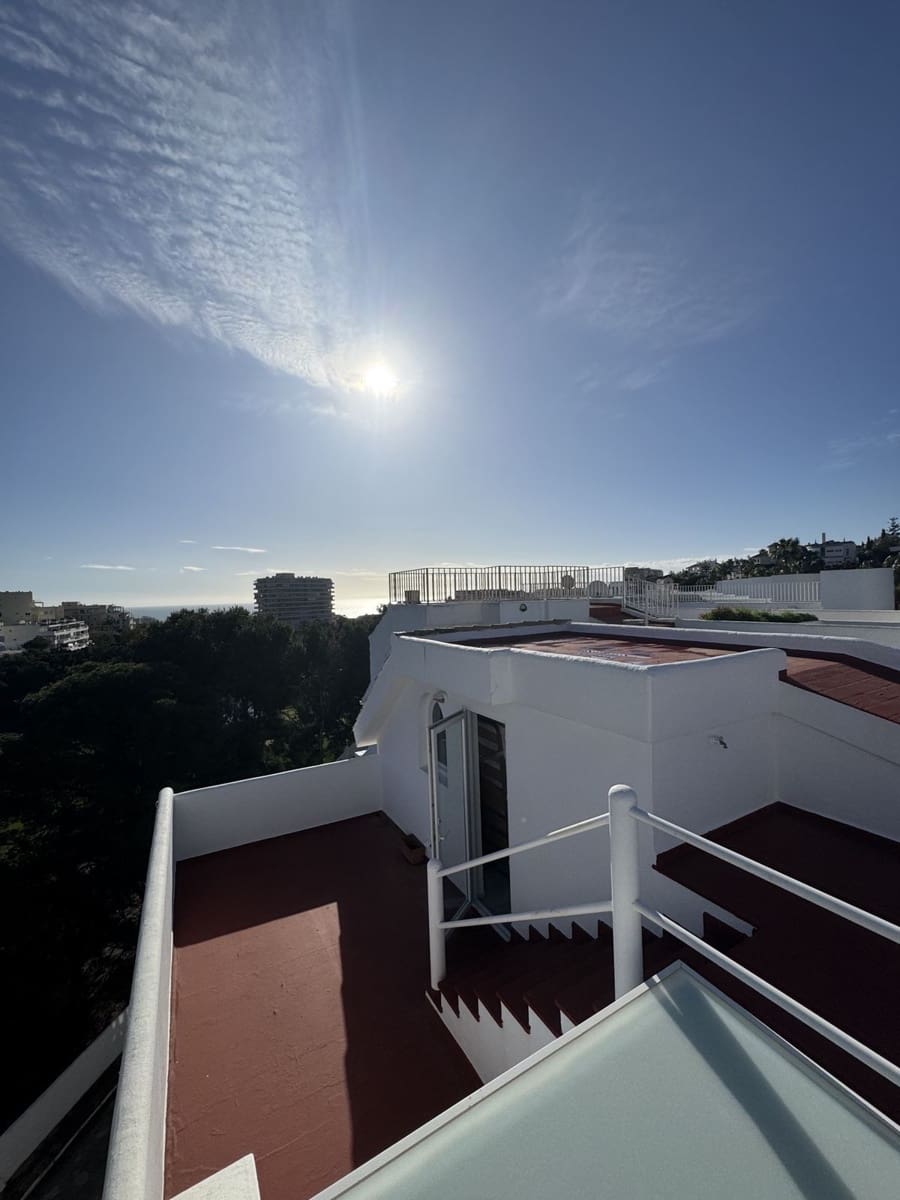 4 soveværelse Byhus til salg i Torrequebrada med swimmingpool garage - € 600.000 (Ref: 9064474)