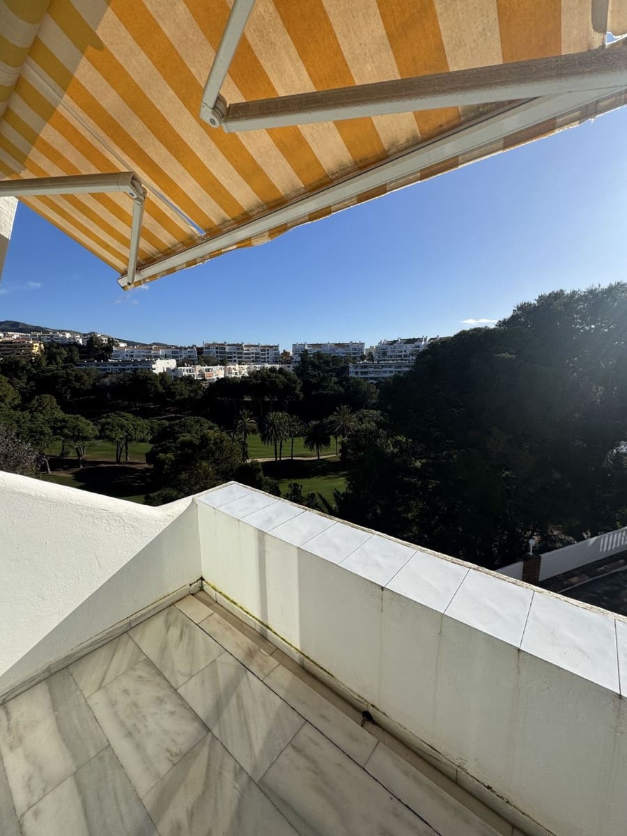 4 soveværelse Byhus til salg i Torrequebrada med swimmingpool garage - € 600.000 (Ref: 9064474)