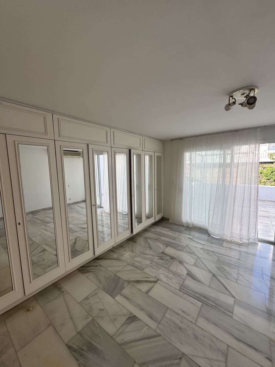 4 soveværelse Byhus til salg i Torrequebrada med swimmingpool garage - € 600.000 (Ref: 9064474)