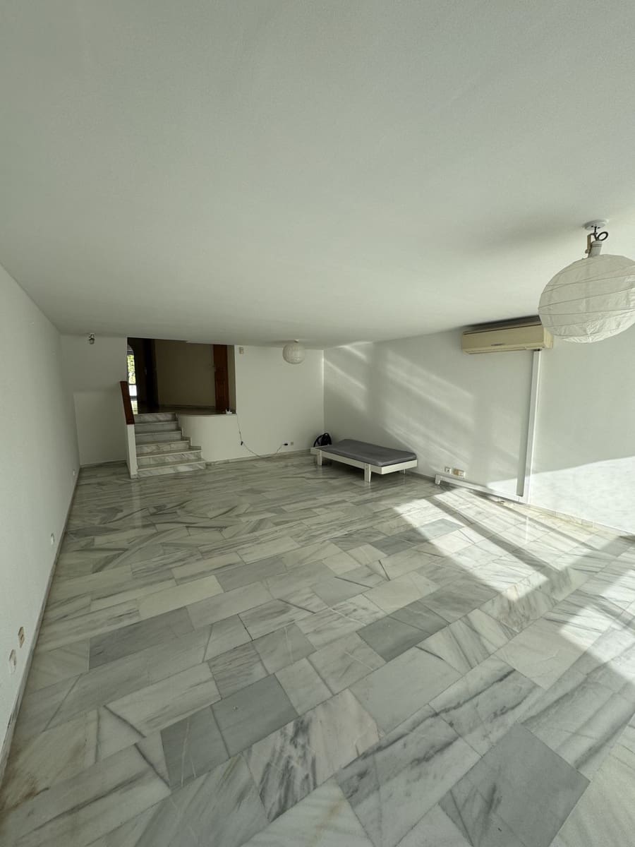 4 soveværelse Byhus til salg i Torrequebrada med swimmingpool garage - € 600.000 (Ref: 9064474)