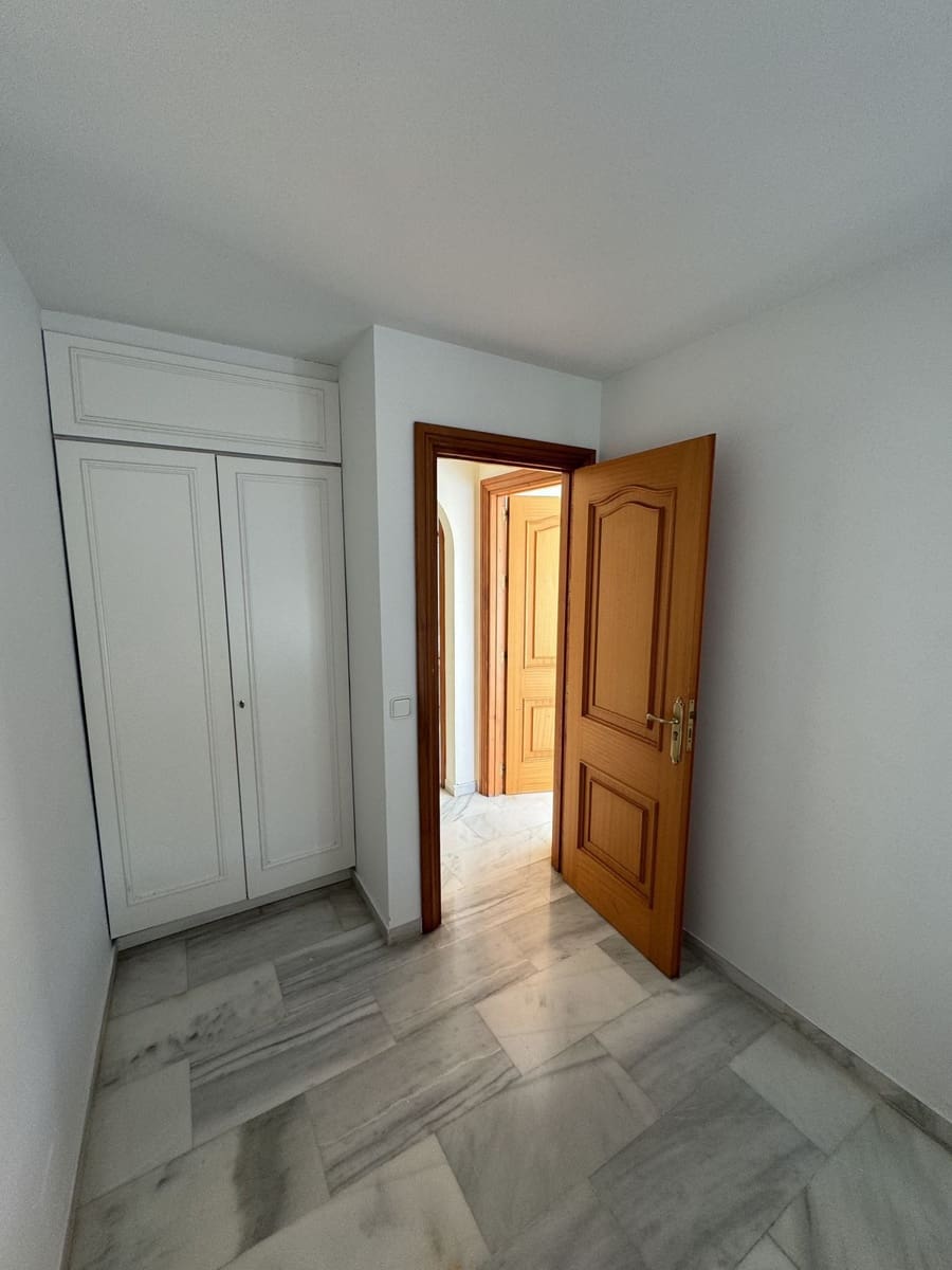 4 soveværelse Byhus til salg i Torrequebrada med swimmingpool garage - € 600.000 (Ref: 9064474)