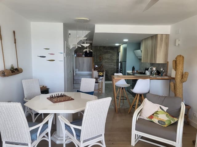 2 makuuhuone Omakotitalo myytävänä paikassa Calahonda, Mijas mukana uima-altaan 
autotalli - 775 000 € (Ref: 9072666)