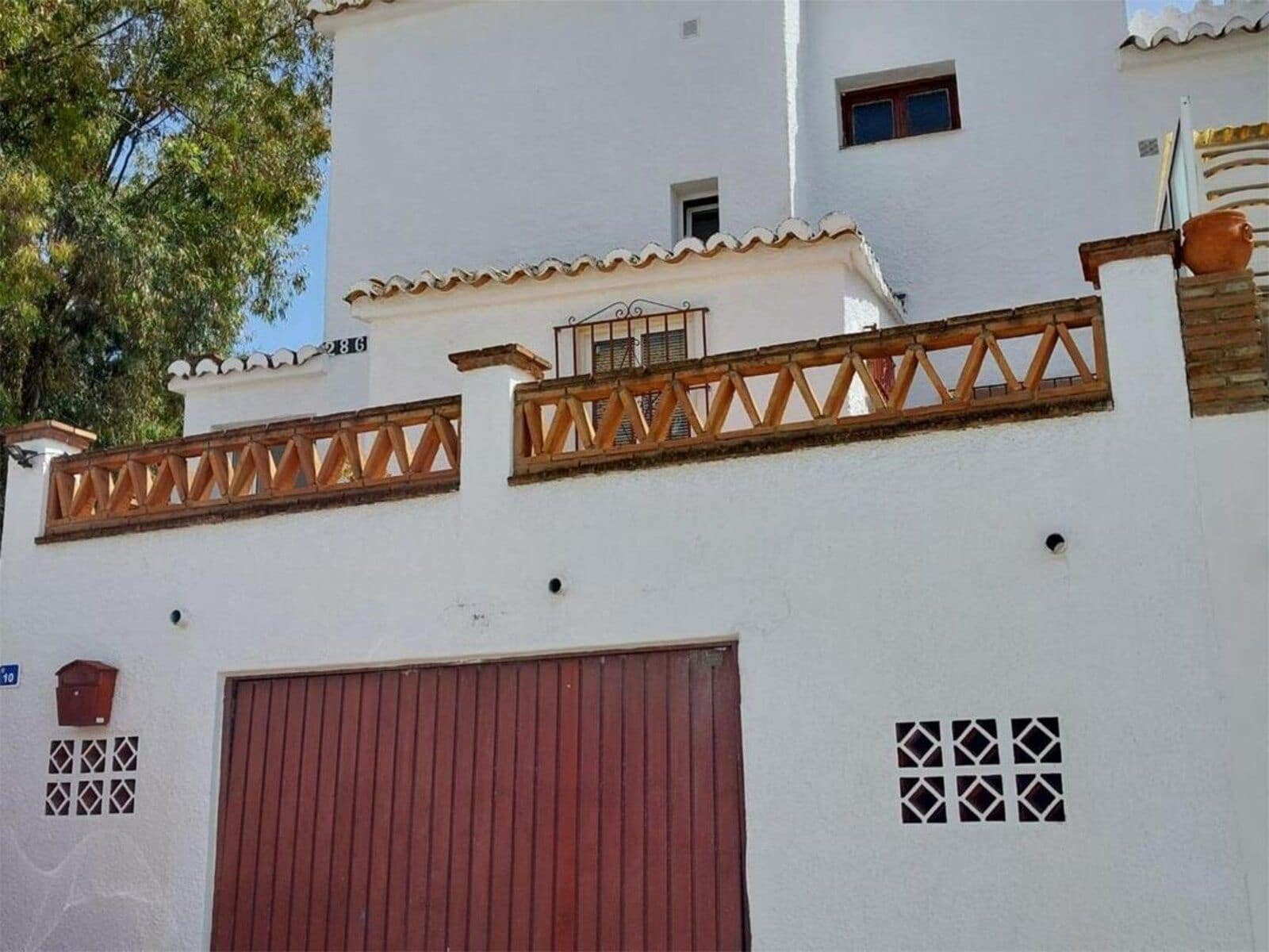 4 soveværelse Byhus til salg i Calahonda med swimmingpool garage - € 635.000 (Ref: 9072669)