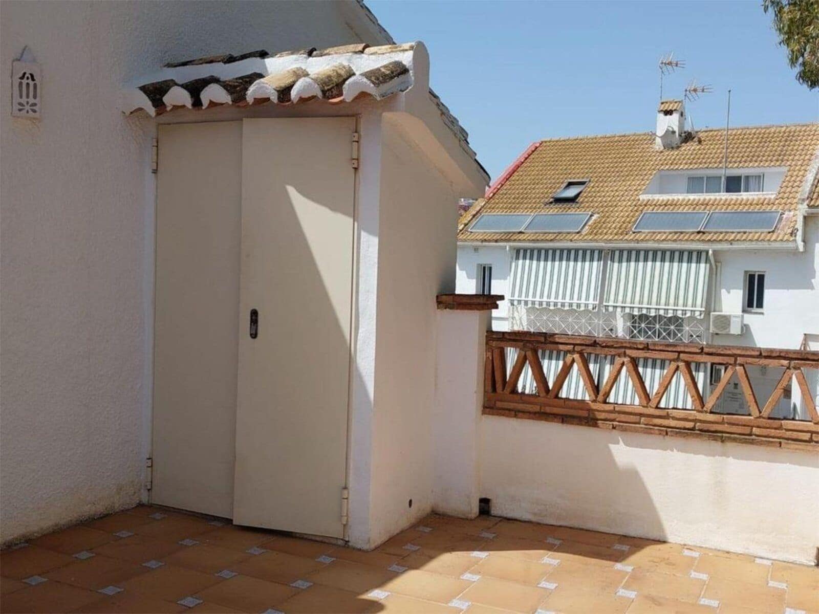 4 soveværelse Byhus til salg i Calahonda med swimmingpool garage - € 635.000 (Ref: 9072669)