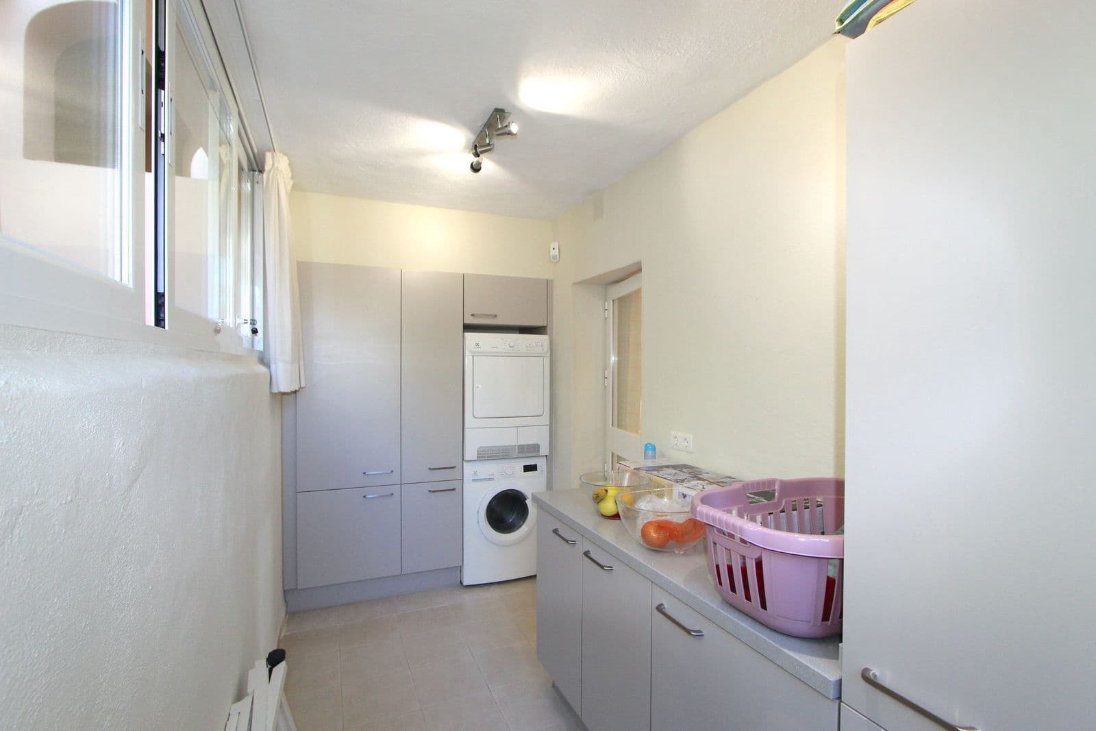 3 bedroom Apartment for sale in Elviria with pool garage - € 535,000 (Ref: 9073698)